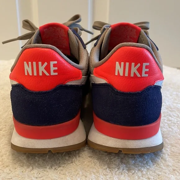 ⭐️SOLD - NIKE Women’s Internationalist Athletic Navy/Orange Running Shoe - Picture 8 of 12